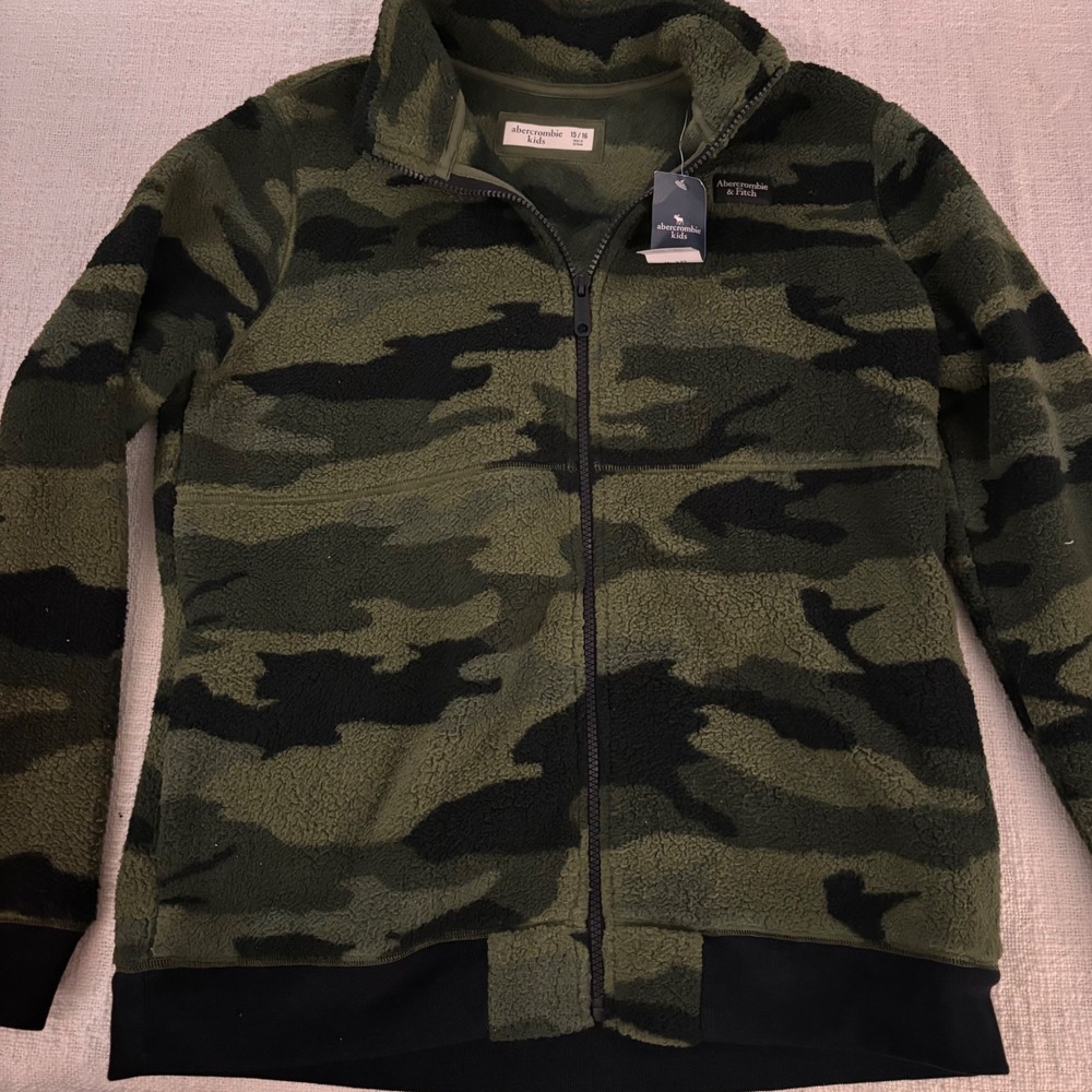 Abercrombie Kids Camo Fleece Full Zip Jacket Green Black Sherpa Size 15/16 NWT